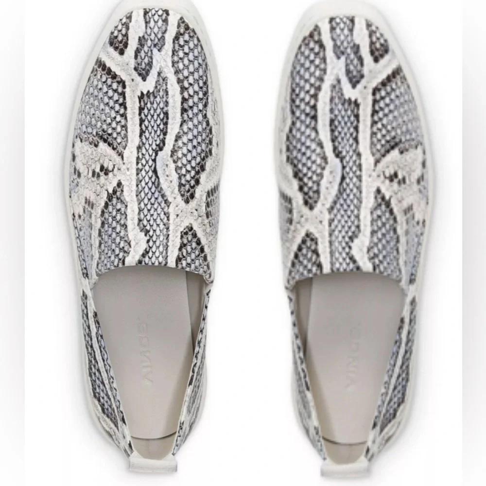 NIB ~ VINCE SAXON 2 BLUE SNAKE SLIP ON SNEAKER sz 9.5